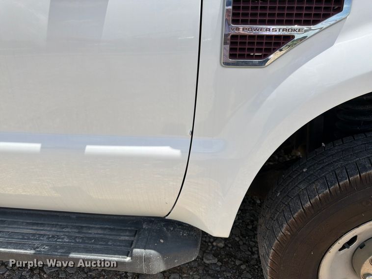 image for item FK3042 2009 Ford F250 Super Duty Crew Cab utility bed pickup truck