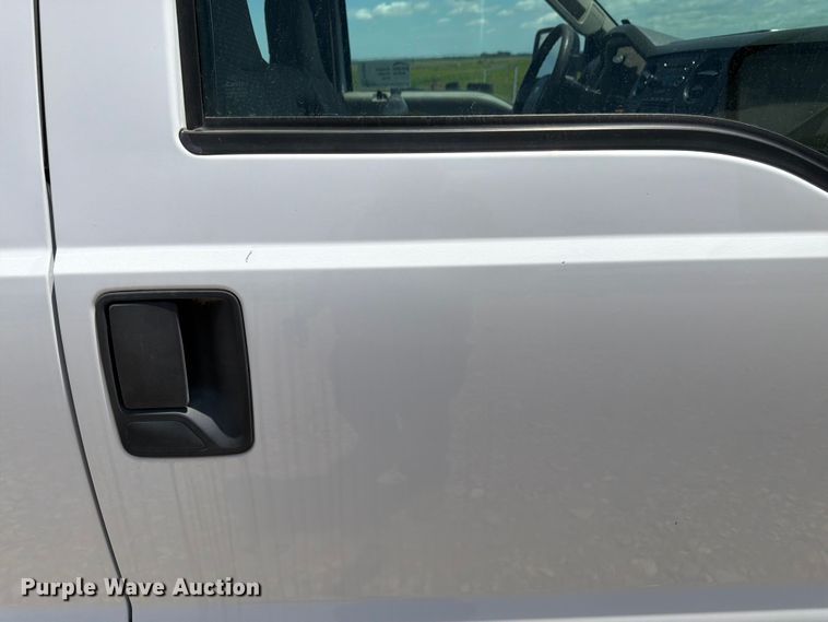 image for item FK3042 2009 Ford F250 Super Duty Crew Cab utility bed pickup truck
