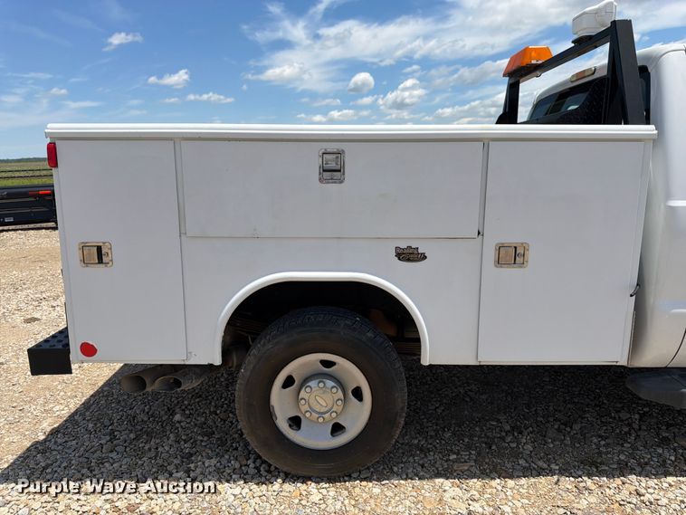 image for item FK3042 2009 Ford F250 Super Duty Crew Cab utility bed pickup truck
