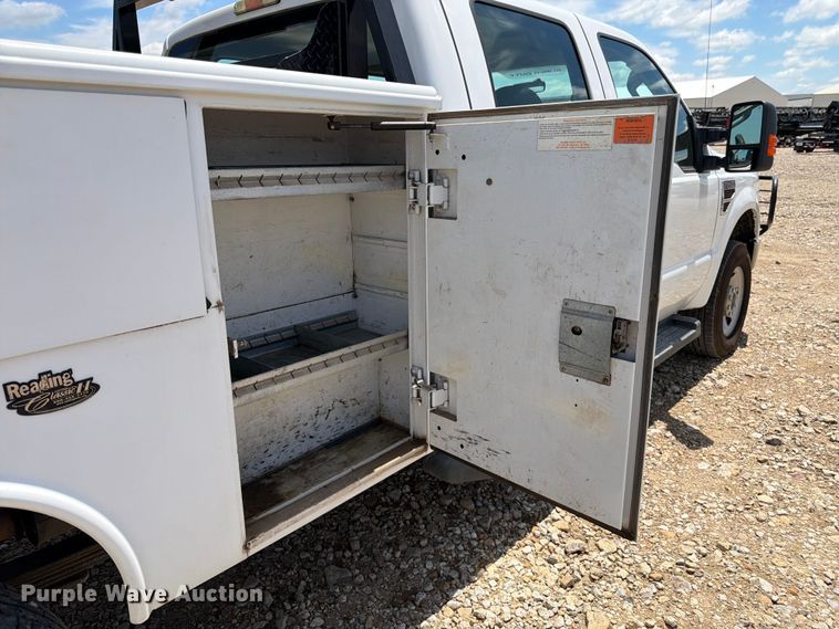 image for item FK3042 2009 Ford F250 Super Duty Crew Cab utility bed pickup truck