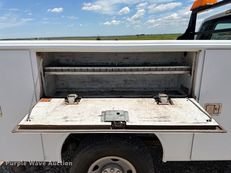 image for item FK3042 2009 Ford F250 Super Duty Crew Cab utility bed pickup truck