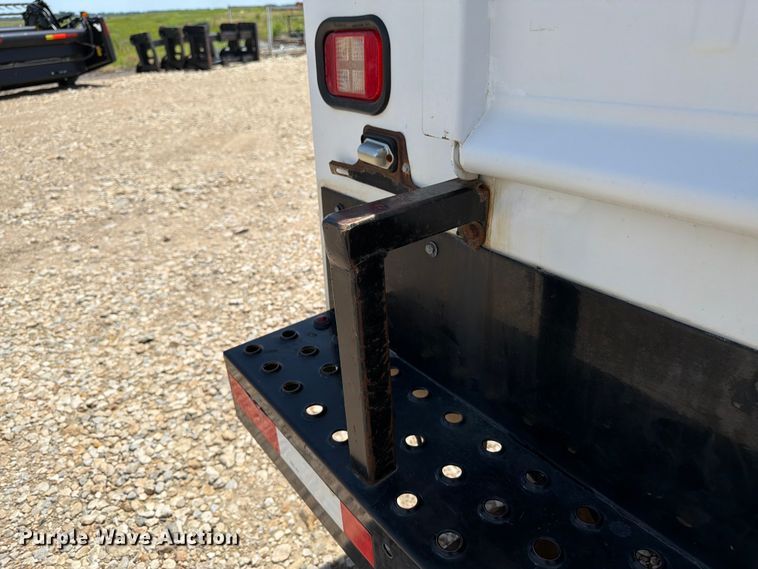 image for item FK3042 2009 Ford F250 Super Duty Crew Cab utility bed pickup truck