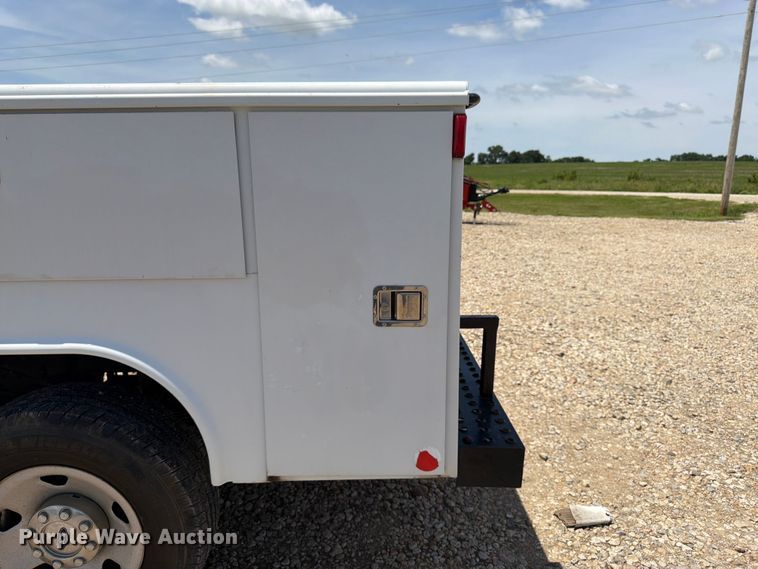 image for item FK3042 2009 Ford F250 Super Duty Crew Cab utility bed pickup truck