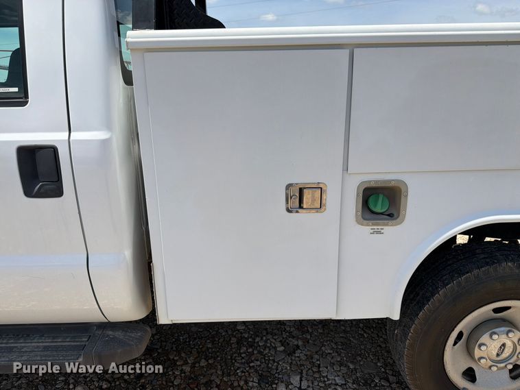 image for item FK3042 2009 Ford F250 Super Duty Crew Cab utility bed pickup truck
