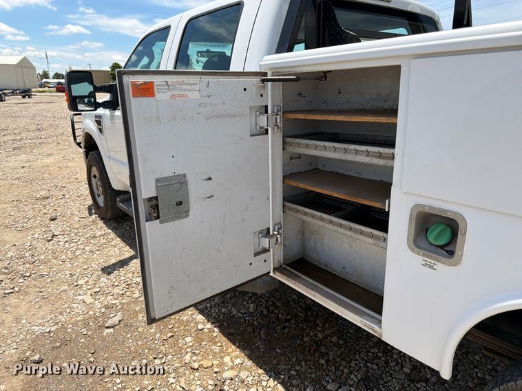 image for item FK3042 2009 Ford F250 Super Duty Crew Cab utility bed pickup truck