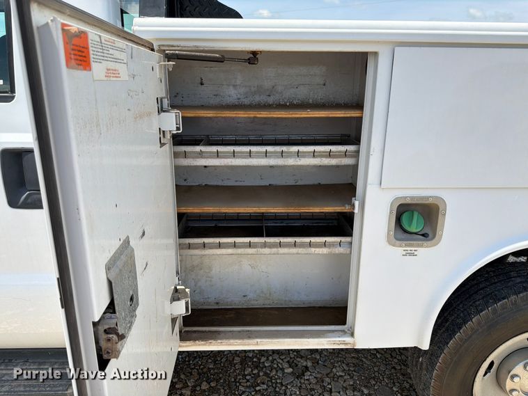 image for item FK3042 2009 Ford F250 Super Duty Crew Cab utility bed pickup truck