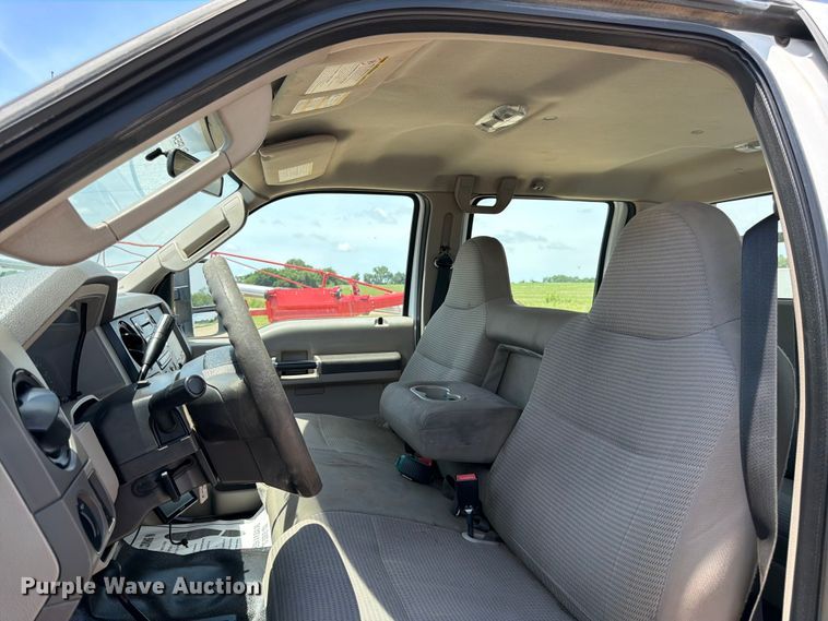 image for item FK3042 2009 Ford F250 Super Duty Crew Cab utility bed pickup truck