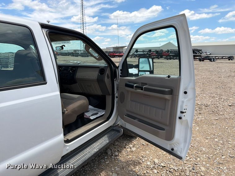 image for item FK3042 2009 Ford F250 Super Duty Crew Cab utility bed pickup truck