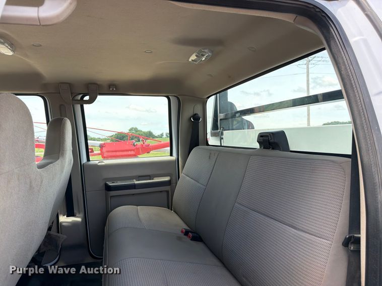 image for item FK3042 2009 Ford F250 Super Duty Crew Cab utility bed pickup truck