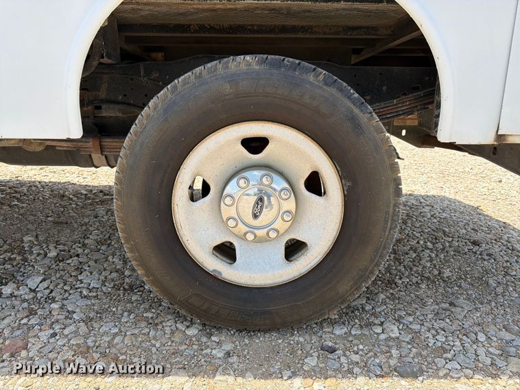 image for item FK3042 2009 Ford F250 Super Duty Crew Cab utility bed pickup truck