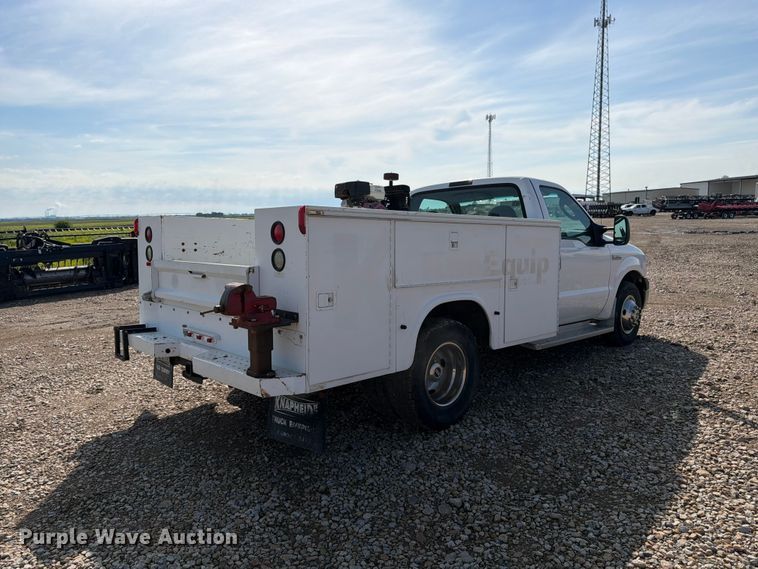 image for item FK3043 2006 Ford F350 Super Duty utility bed pickup truck
