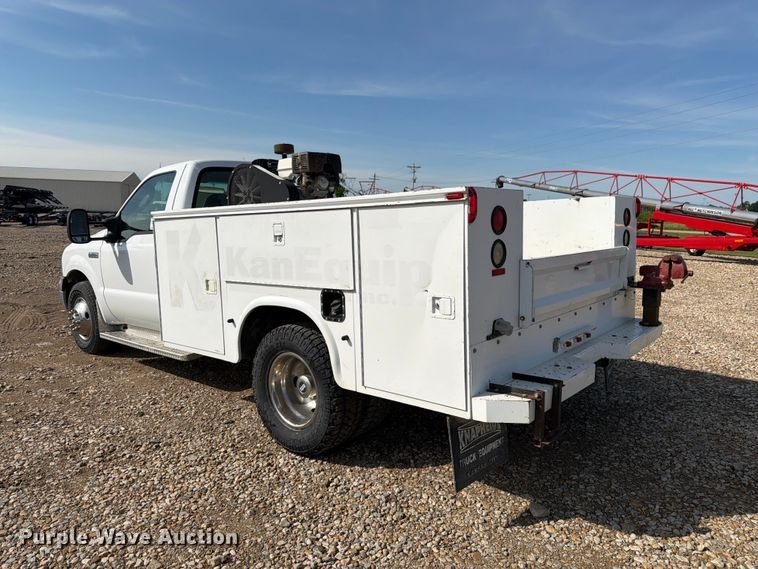 image for item FK3043 2006 Ford F350 Super Duty utility bed pickup truck