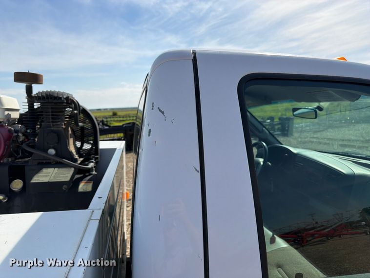 image for item FK3043 2006 Ford F350 Super Duty utility bed pickup truck