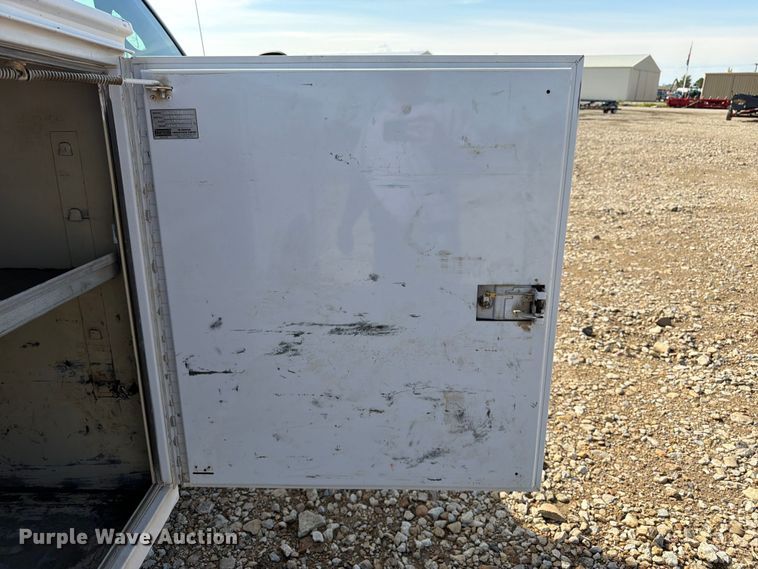 image for item FK3043 2006 Ford F350 Super Duty utility bed pickup truck