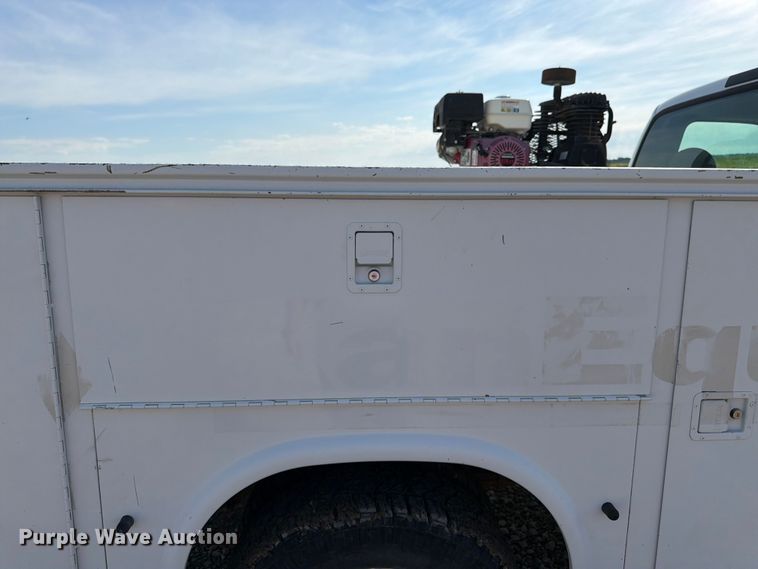 image for item FK3043 2006 Ford F350 Super Duty utility bed pickup truck