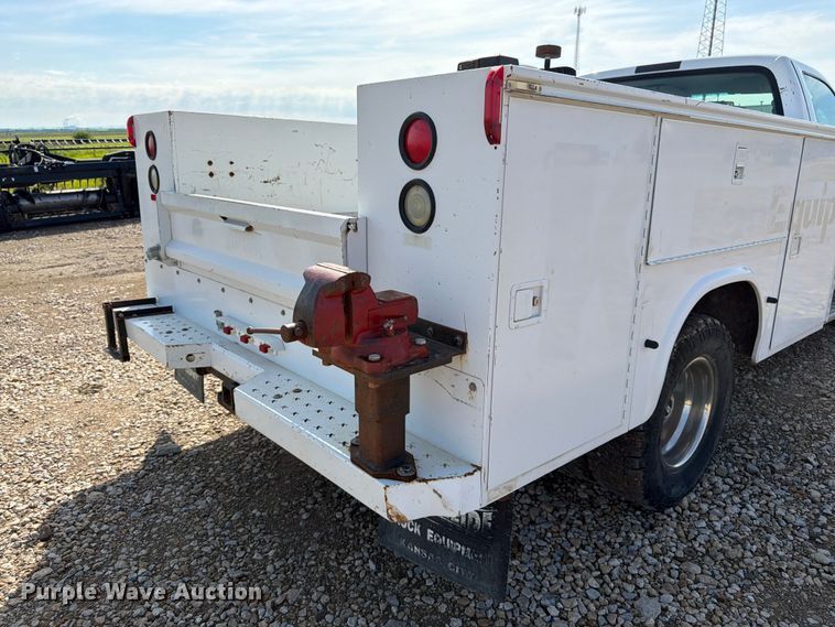image for item FK3043 2006 Ford F350 Super Duty utility bed pickup truck