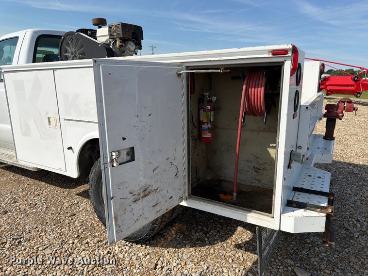 image for item FK3043 2006 Ford F350 Super Duty utility bed pickup truck