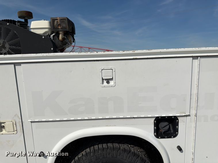 image for item FK3043 2006 Ford F350 Super Duty utility bed pickup truck