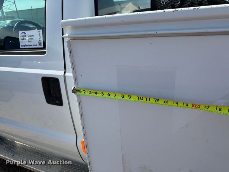 image for item FK3043 2006 Ford F350 Super Duty utility bed pickup truck