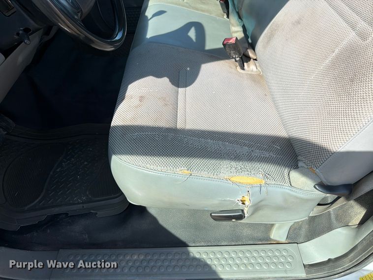 image for item FK3043 2006 Ford F350 Super Duty utility bed pickup truck