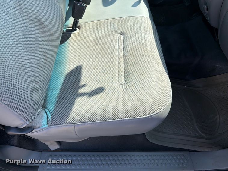image for item FK3043 2006 Ford F350 Super Duty utility bed pickup truck