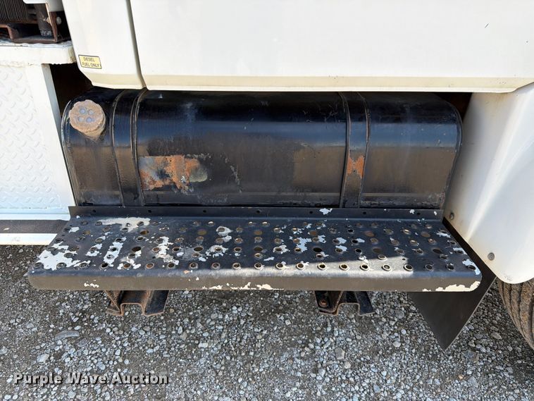 image for item FK3044 2000 Freightliner FL70 utility / service truck