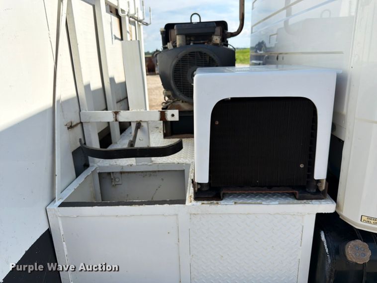 image for item FK3044 2000 Freightliner FL70 utility / service truck