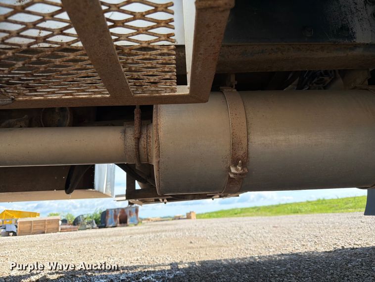image for item FK3044 2000 Freightliner FL70 utility / service truck