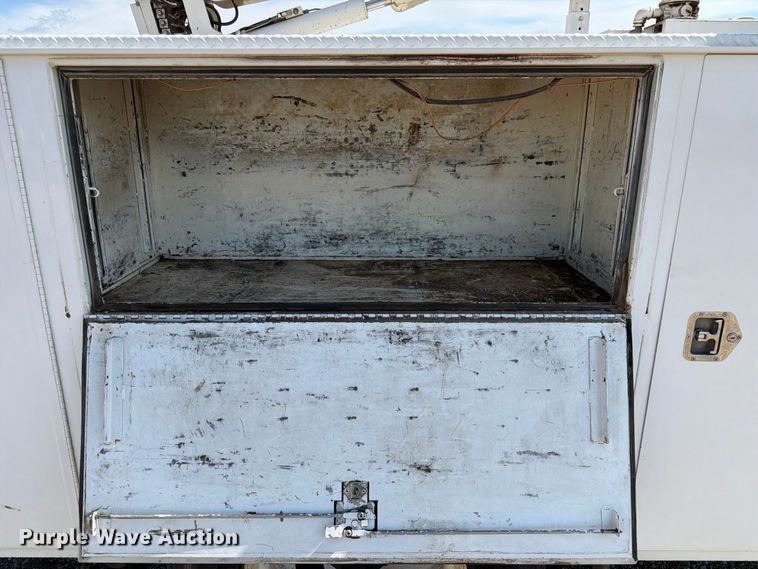 image for item FK3044 2000 Freightliner FL70 utility / service truck
