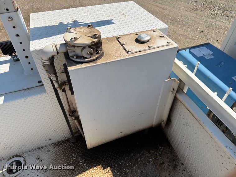 image for item FK3044 2000 Freightliner FL70 utility / service truck
