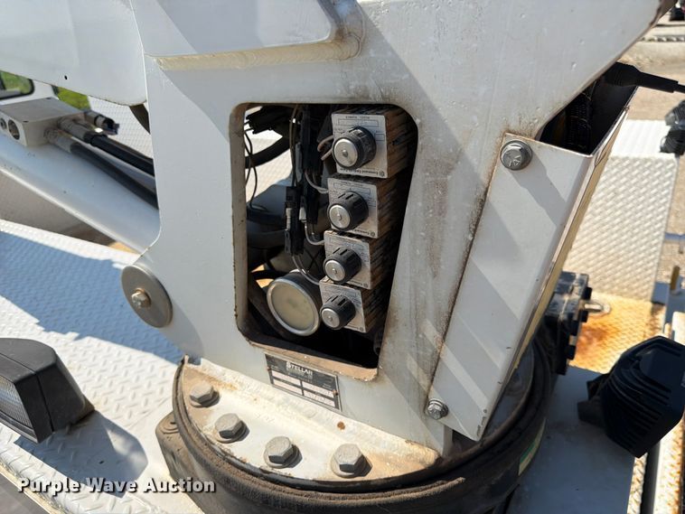 image for item FK3044 2000 Freightliner FL70 utility / service truck