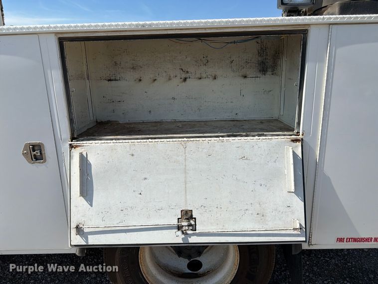 image for item FK3044 2000 Freightliner FL70 utility / service truck