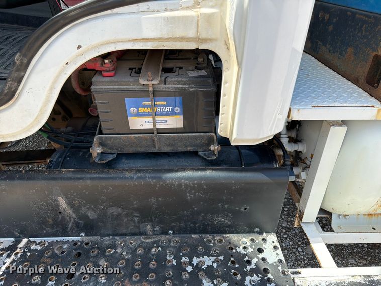 image for item FK3044 2000 Freightliner FL70 utility / service truck