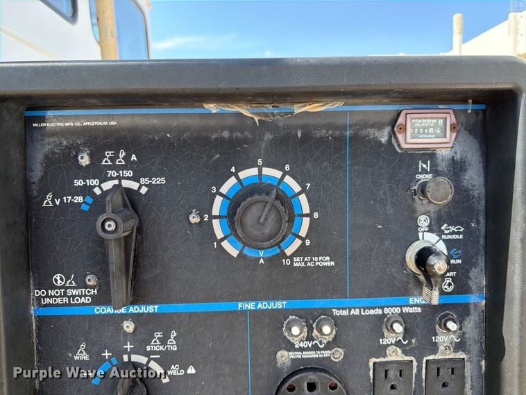 image for item FK3044 2000 Freightliner FL70 utility / service truck