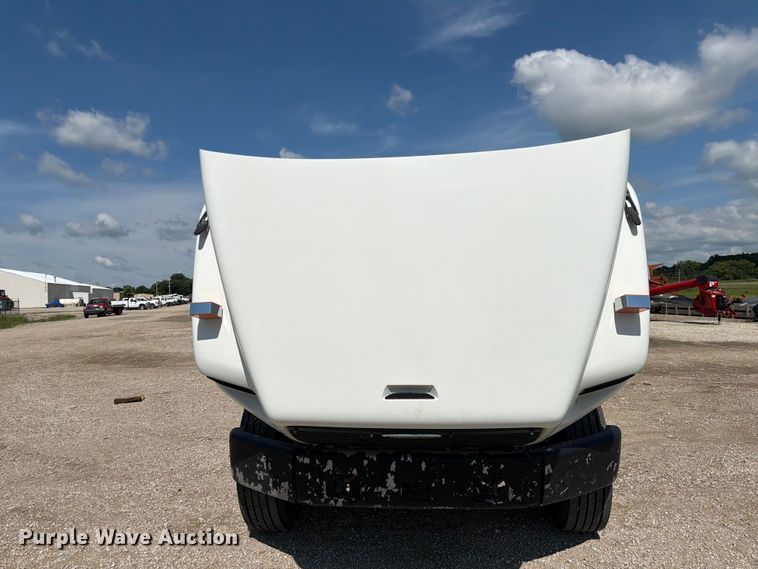 image for item FK3044 2000 Freightliner FL70 utility / service truck