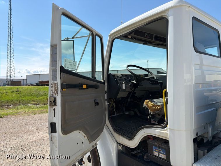 image for item FK3044 2000 Freightliner FL70 utility / service truck
