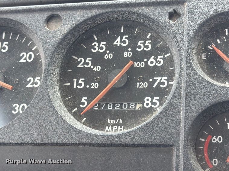 image for item FK3044 2000 Freightliner FL70 utility / service truck