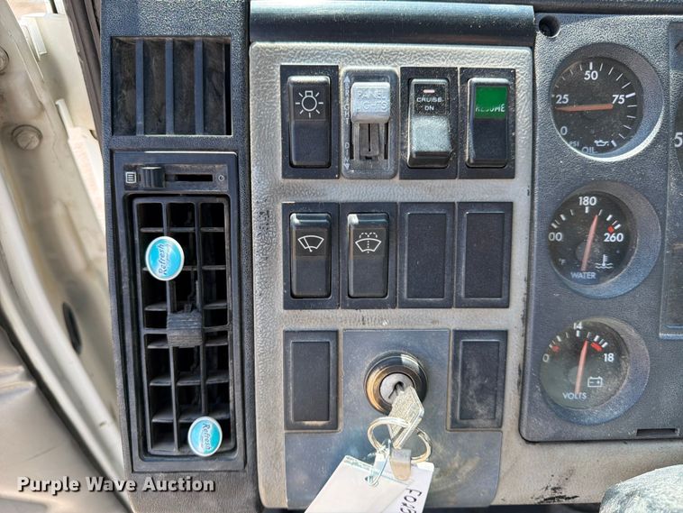 image for item FK3044 2000 Freightliner FL70 utility / service truck