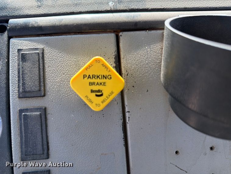 image for item FK3044 2000 Freightliner FL70 utility / service truck
