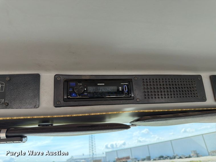 image for item FK3044 2000 Freightliner FL70 utility / service truck