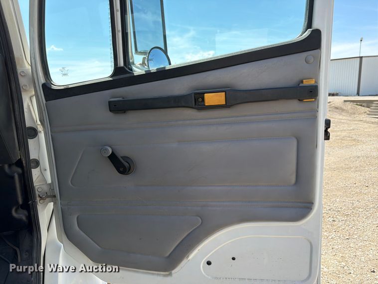 image for item FK3044 2000 Freightliner FL70 utility / service truck