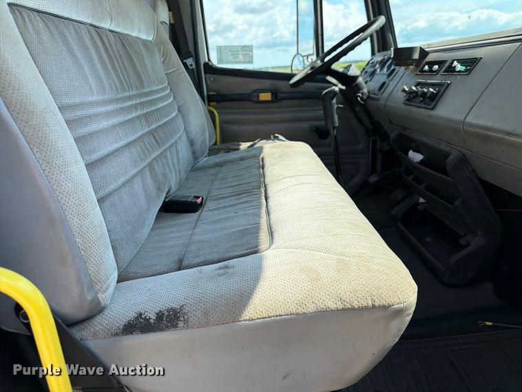 image for item FK3044 2000 Freightliner FL70 utility / service truck