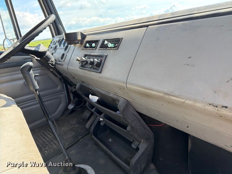 image for item FK3044 2000 Freightliner FL70 utility / service truck