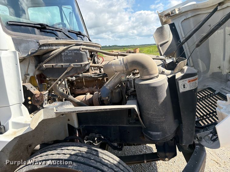 image for item FK3044 2000 Freightliner FL70 utility / service truck