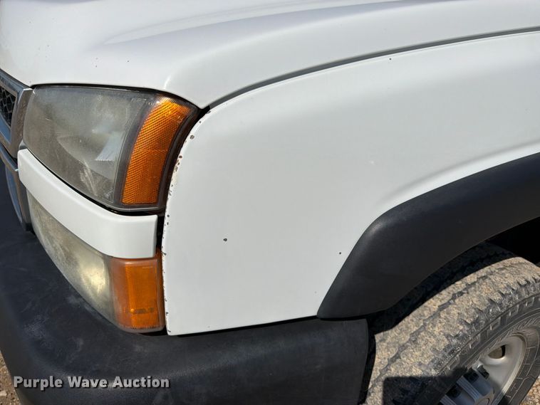 image for item FK3045 2006 Chevrolet Silverado 2500HD Ext. Cab utility bed pickup truck