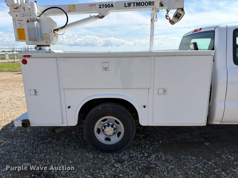image for item FK3045 2006 Chevrolet Silverado 2500HD Ext. Cab utility bed pickup truck