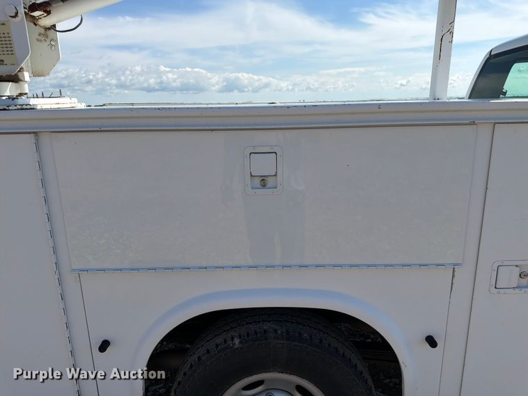 image for item FK3045 2006 Chevrolet Silverado 2500HD Ext. Cab utility bed pickup truck