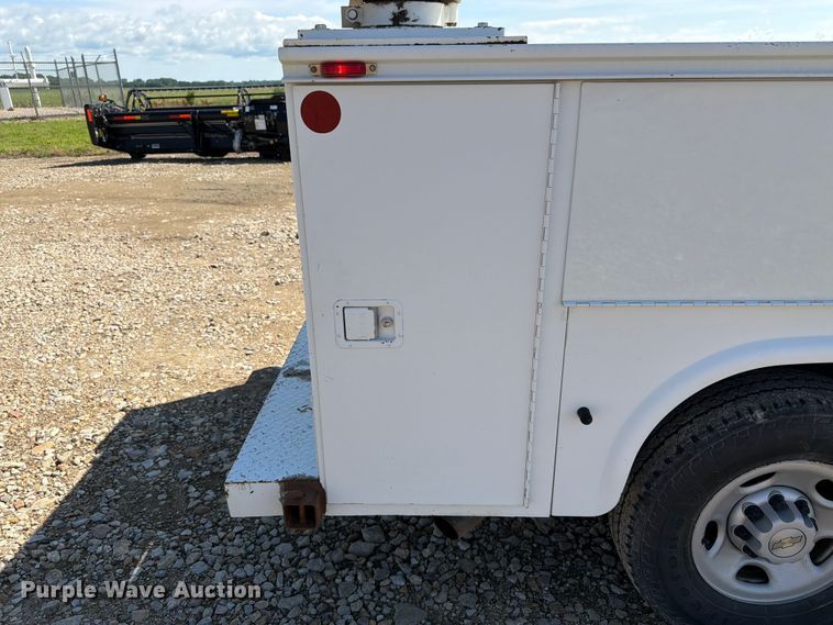 image for item FK3045 2006 Chevrolet Silverado 2500HD Ext. Cab utility bed pickup truck
