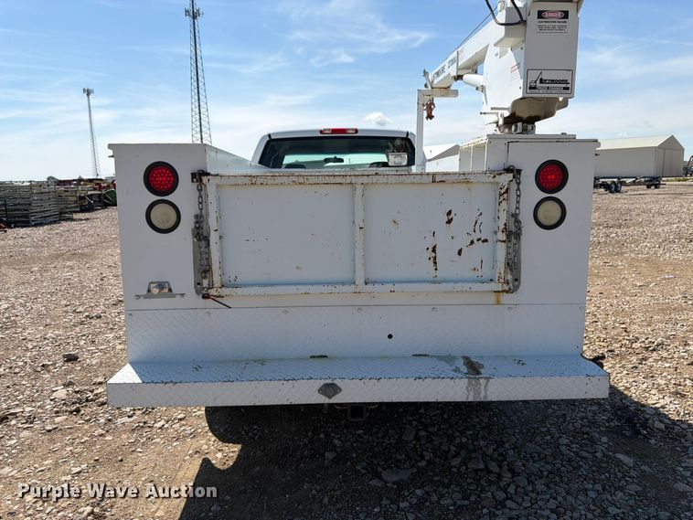 image for item FK3045 2006 Chevrolet Silverado 2500HD Ext. Cab utility bed pickup truck