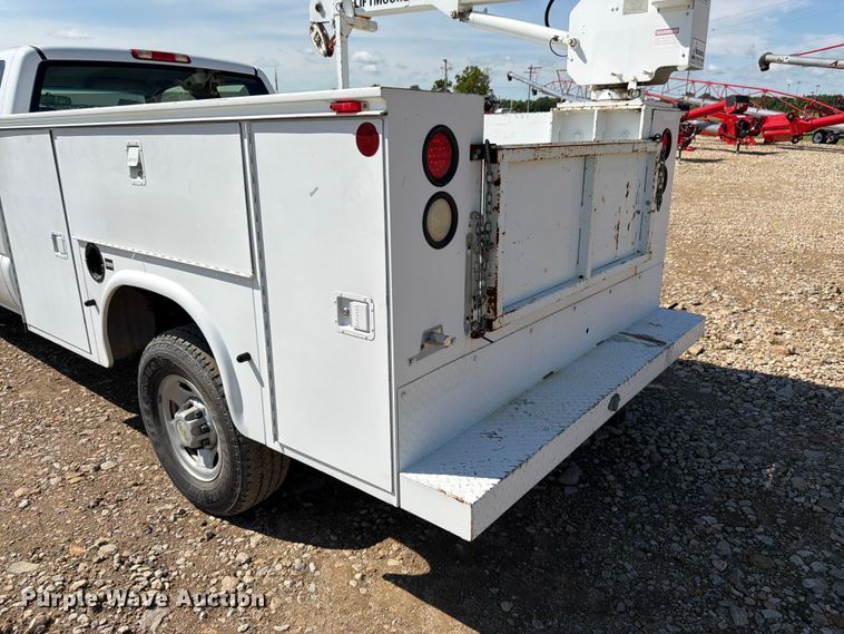 image for item FK3045 2006 Chevrolet Silverado 2500HD Ext. Cab utility bed pickup truck